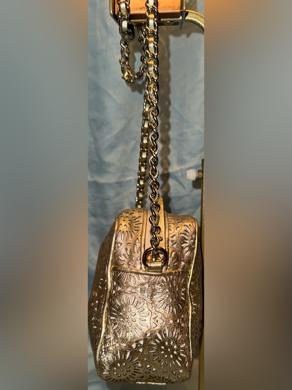 KATE SPADE NEW YORK LAURA LEE GARDEN GROVE GOLD SHOULDER BAG - Picture 6 of 12